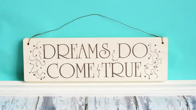 [Bintang]  Editor Says: Jangan Berhenti Bermimpi