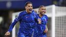 Pemain Chelsea, Levi Colwill (kiri) merayakan golnya ke gawang Southampton dalam laga lanjutan Liga Inggris 2024/2025 di Stamford Bridge, London, Rabu (26/02/2025) WIB. (AP Photo/John Walton)