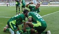 Pemain PSS Sleman merayakan kemenangan 3-0 atas PSIS Semarang pada duel pekan ke-27 Pegadaian Championship 2025/2026. Dalam duel yang berlangsung di Stadion Maguwoharjo, Sleman, Minggu (3/5/2026) sore WIB. (Doc PSS)