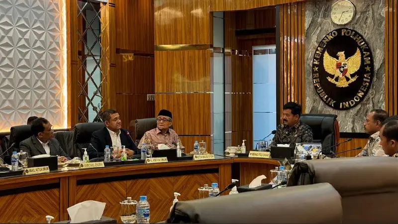 Dewan Pimpinan Pusat Partai Bulan Bintang (DPP PBB) menyambangi Menko Polhukam Marsekal TNI (purn) Hadi Tjahjanto di kantornya, Jumat (2/8/2024) (Istimewa)