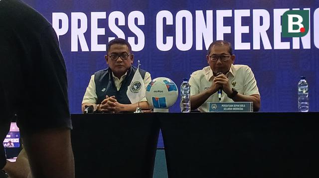 Konferensi pers PSSI di Menara Mandiri, Jakarta, Selasa (16/12/2025) malam dihadiri dua anggota Exco, Endri Erawan dan Sumardji. (Bola.com/Hery Kurniawan)
