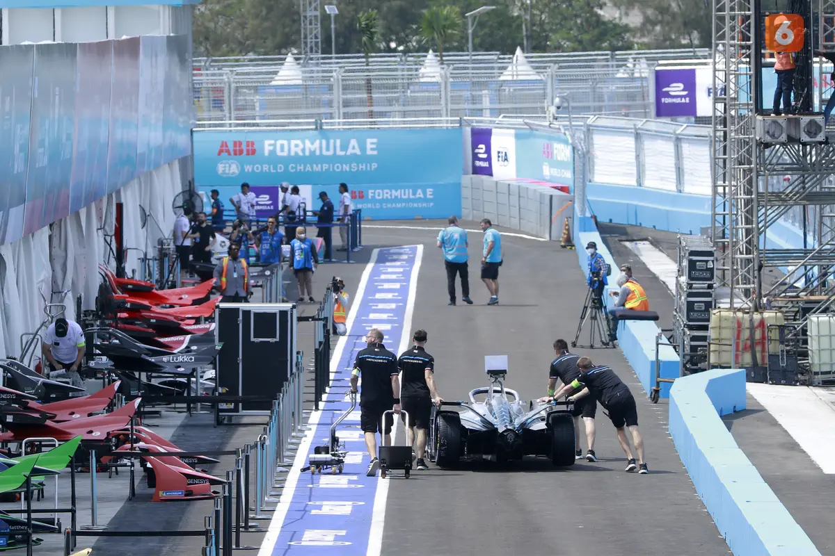 Suasana Sirkuit Formula E Jakarta Jelang Balapan