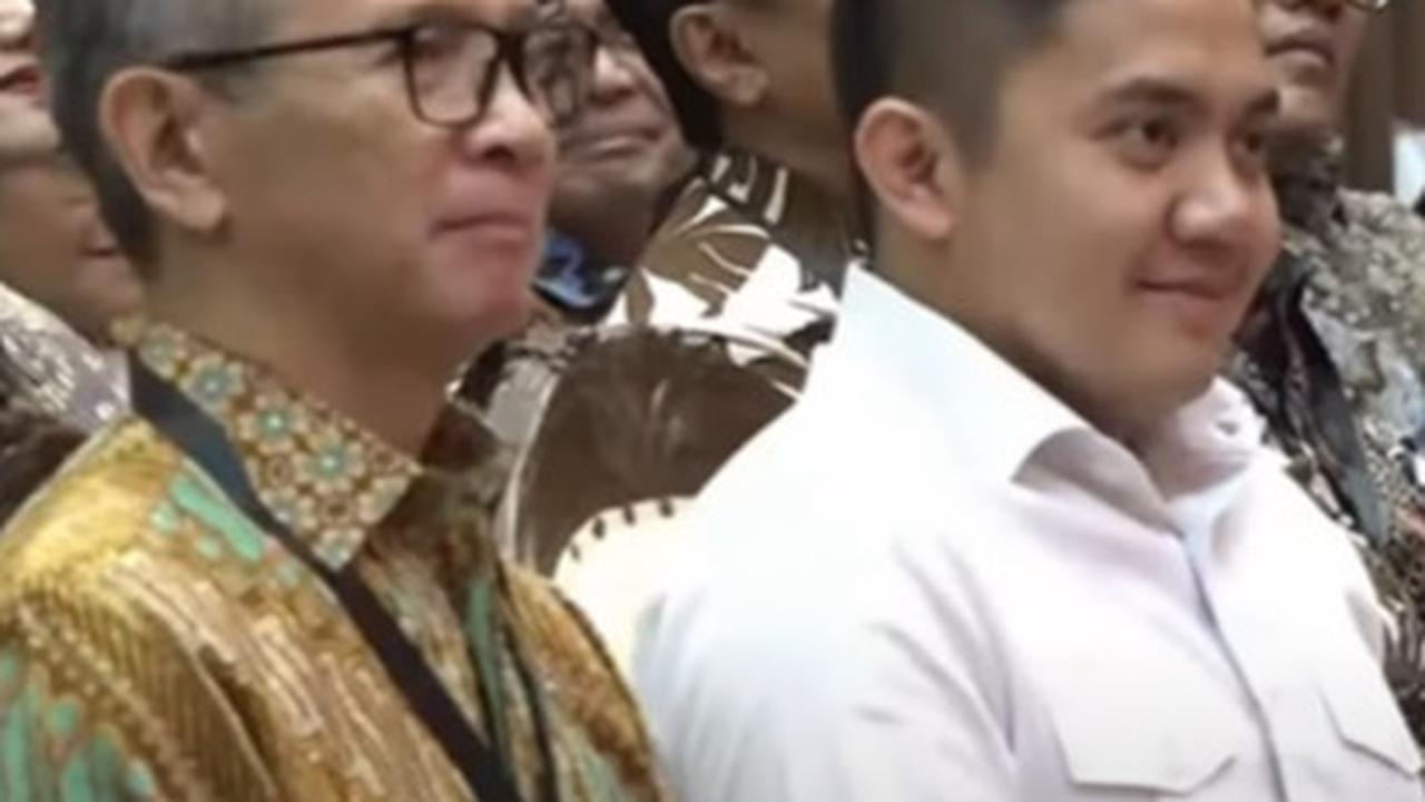 Ekspresi Tak Terduga Mayor Teddy Usai Ditegur Presiden Prabowo di Depan Umum Karena Tak Undang Jokowi