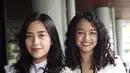 Nuansa warna monokrom menjadi kunci gaya cerdas yang ditampilkannya. [Foto: Instagram/ Mutiarabaswedan]