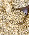 Kandungan protein nabati dari quinoa dan kacang polong membantu menjaga rasa kenyang lebih lama, sementara seratnya mendukung pencernaan tetap nyaman selama puasa. [Dok/freepik.com/KamranAydinov]