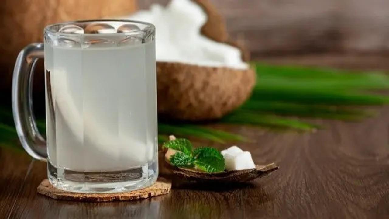 3 Manfaat Luar Biasa Air Kelapa Muda untuk Ibu Hamil yang Harus Anda Ketahui