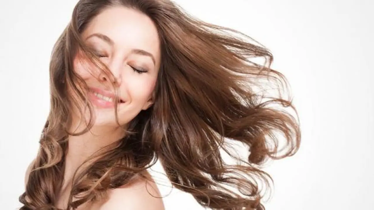 Satu Solusi untuk Rambut Rontok dan Ketombe