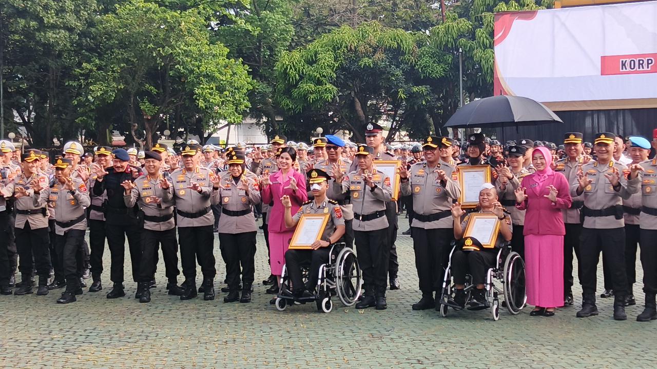 Pangkat Luar Biasa dari Luka Polisi Korban Kerusuhan Pengunjuk Rasa
