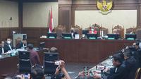 Mantan Komisioner Bawaslu Agustiani Tio hadir menjadi saksi dalam persidangan kasus dugaan suap dan perintangan dengan terdakwa Sekjen PDIP Hasto Kristiyanto,&nbsp;di Pengadilan Tipikor Jakarta Pusat, Kamis (24/4/2025). (Liputan6.com/Nanda Perdana Putra)