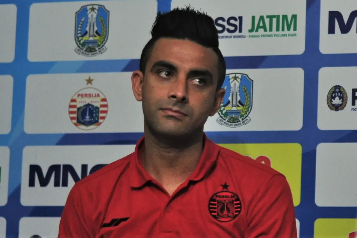 Bek Persija Jakarta, Otavio Dutra.