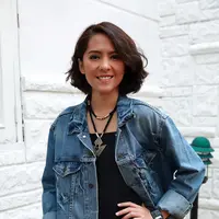 "Aku gak mau ngomongin yang gini-gini nih. Kalau salah-salah ntar malah aku yang kena. Menurut aku, setiap orang berhak posting apa aja yang mereka mau di sosmed mereka karena itu milik mereka.” Ujar Lala Karmela. (Deki Prayoga/Bintang.com)