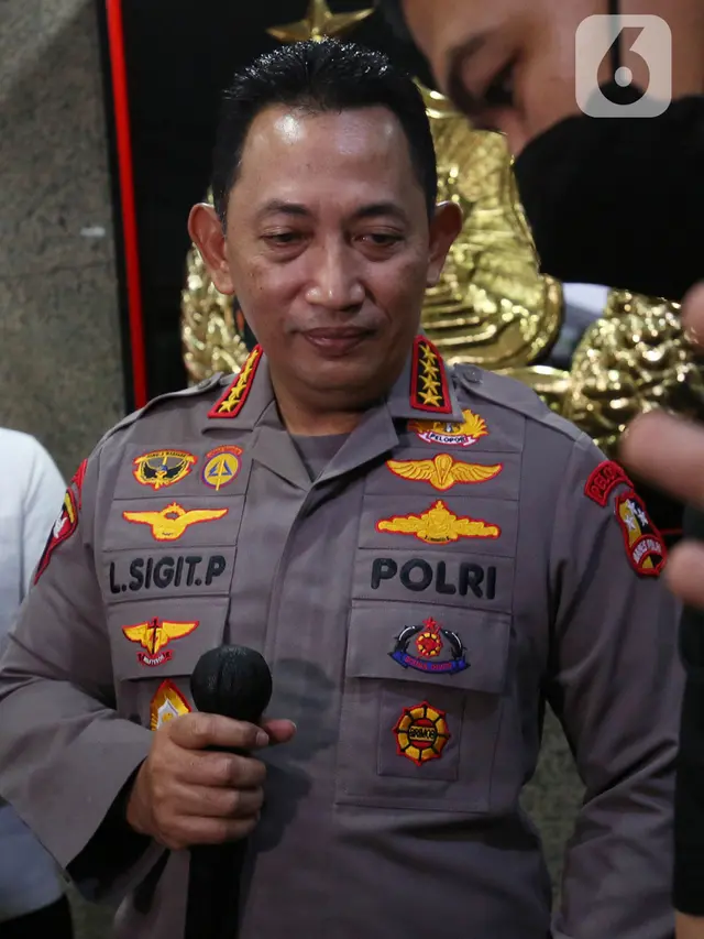 Kapolri Beri Keterangan Terkait Kasus Adu Tembak Anak Buah Ferdy Sambo