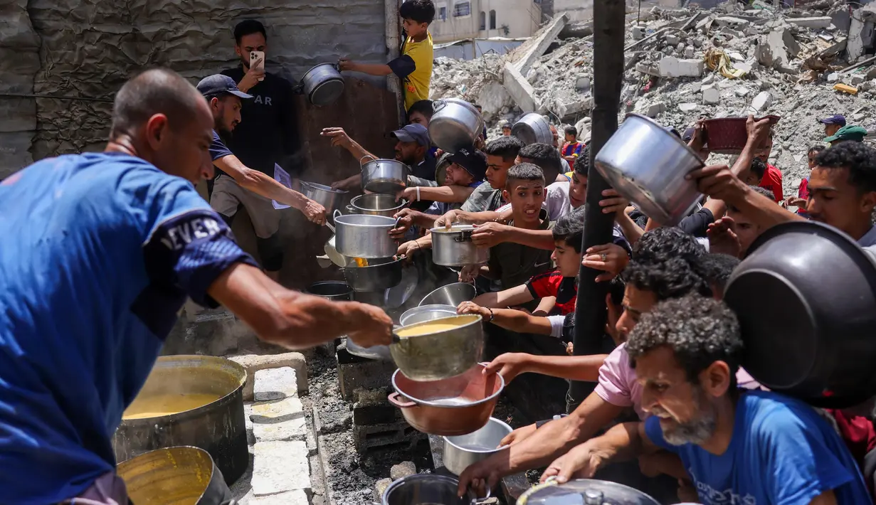 Israel beralasan bahwa tindakan tersebut dimaksudkan untuk mencegah kelaparan di wilayah Gaza. (Bashar TALEB/AFP)