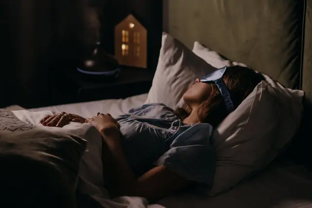Apa Itu Penutup Mata Tidur?