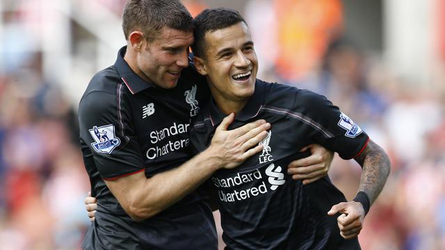 Philippe Coutinho gelandang serang Liverpool asal Brasil mencetak gol kemenangan dari luar kotak penalti  bagi Liverpool saat melawan Stoke di Liga Premier Inggris.