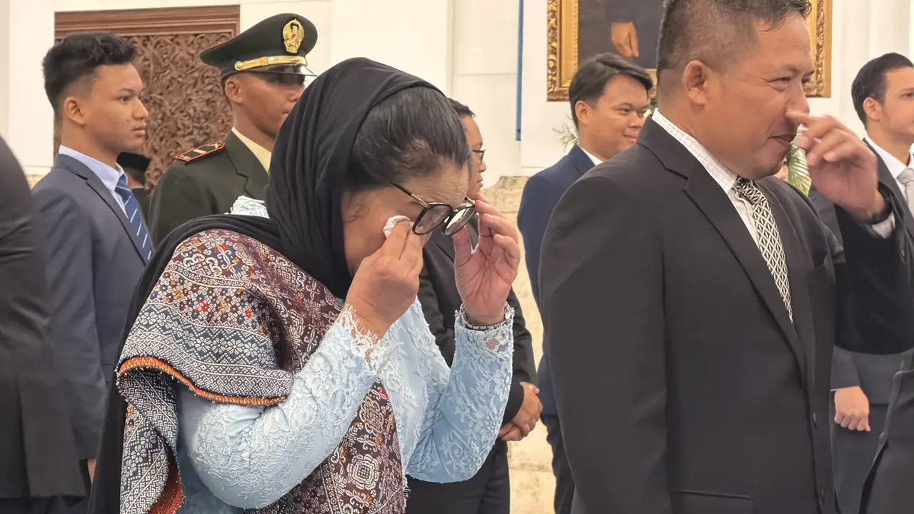Nanik S Deyang menangis terharu usai dilantik Presiden Prabowo Subianto menjadi Kepala BGN.