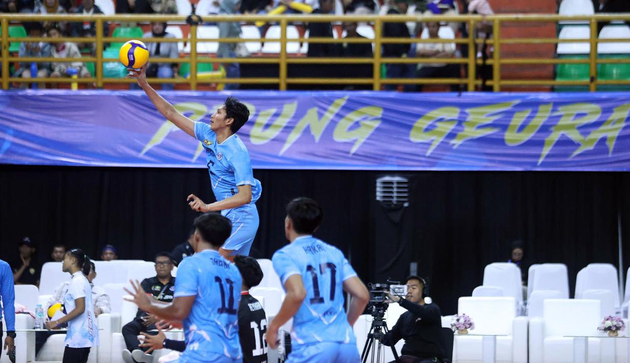 Jakarta Garuda Jaya akhirnya memastikan set kelima dengan kemenangan setelah mencatatkan skor 15-12. (Dok. PBVSI)