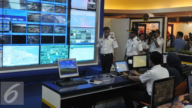 20150702-Menhub-Pantau-Posko-Mudik-Nasional-Jakarta-Ignasius-Jonan2