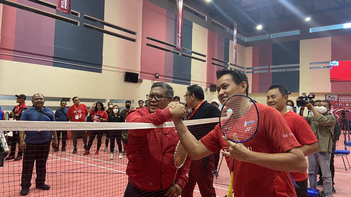 Lawan Juara Olimpiade Bulu Tangkis, Sekjen PDIP Titipkan Pesan Persahabatan