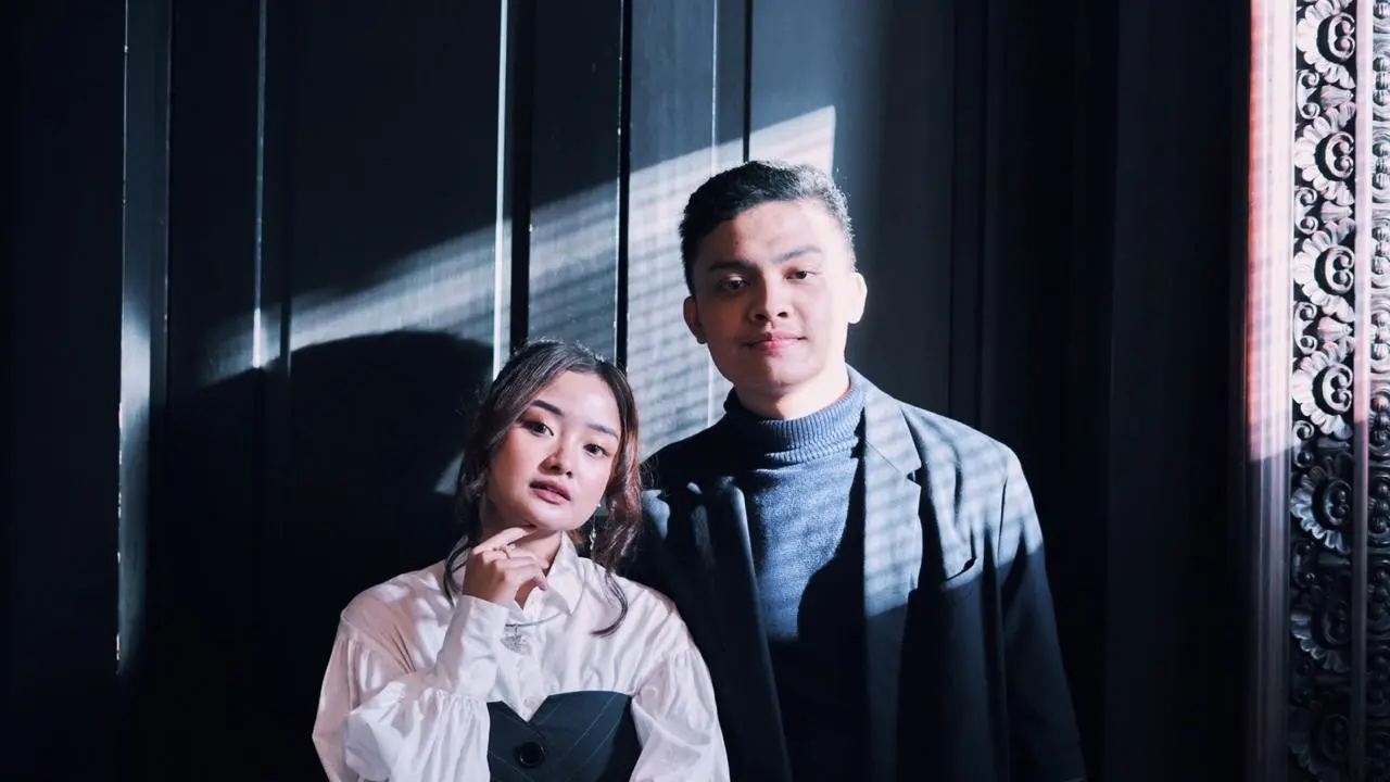Bonn dan Thalia rilis single Jadian
