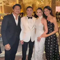 Couple Artis Elegan Hadir di Resepsi Pernikahan Al Ghazali dan Alyssa Daguise. [@miktambayong]