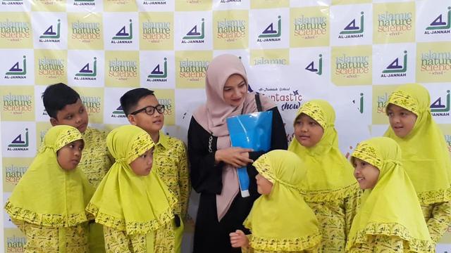 Drama musikal Cahaya Kecil dari Surga