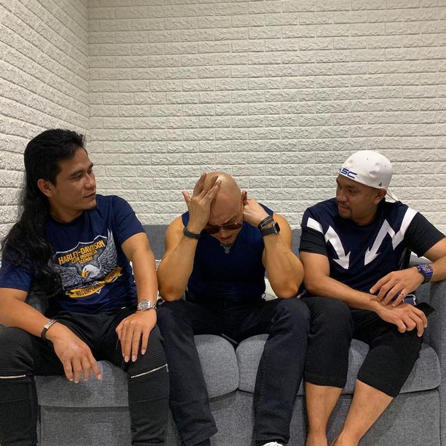 Mantap Mualaf, Begini Kedekatan Deddy Corbuzier dengan Gus Miftah