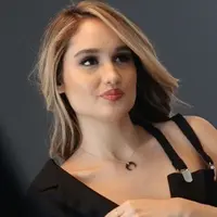 Selain berjuang menjadi artis Hollywood, Cinta Laura mempunyai cita-cita yang sangat mulia. Ia ingin membantu orang kurang mampu  di seluruh dunia.