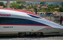 Analis Soroti Utang Kereta Cepat Whoosh Rp120 Triliun dan Utang Garuda Indonesia Rp185 Triliun