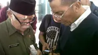 Menteri BUMN Dahlan Iskan dikomplain seorang veteran terkait tarif listrik.