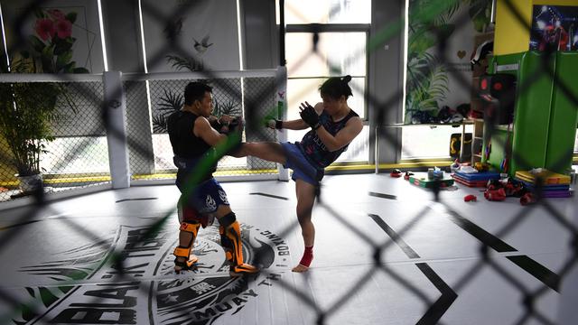 Siap Rebut Sabuk UFC, Petarung MMA Asal China Semangat Berlatih