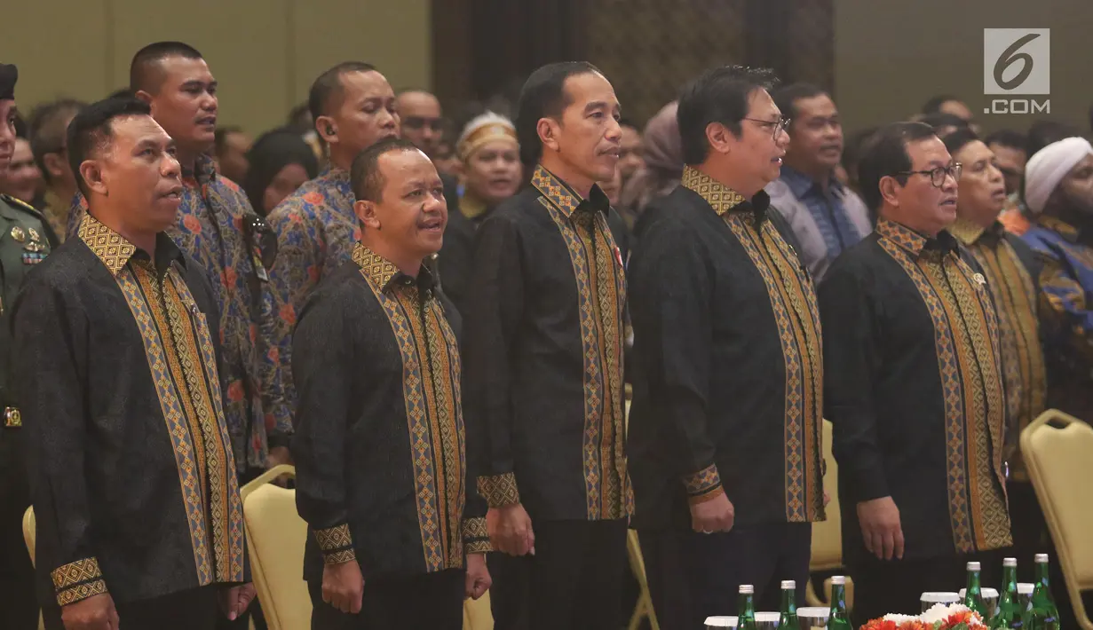 Presiden Joko Widodo menghadiri Musyawarah Nasional XVI HIPMI di Hotel Sultan, Jakarta, Senin (16/9/2019). Munas tersebut bertemakan Melanjutkan Peran HIPMI sebagai Lokomotif Pembangunan Ekonomi Berkeadilan. (Liputan6.com/Angga Yuniar)