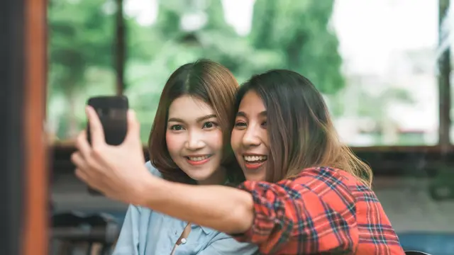 5 Zodiak yang Dikenal Mudah Berteman dengan Siapa Saja (photo by freepik.com)