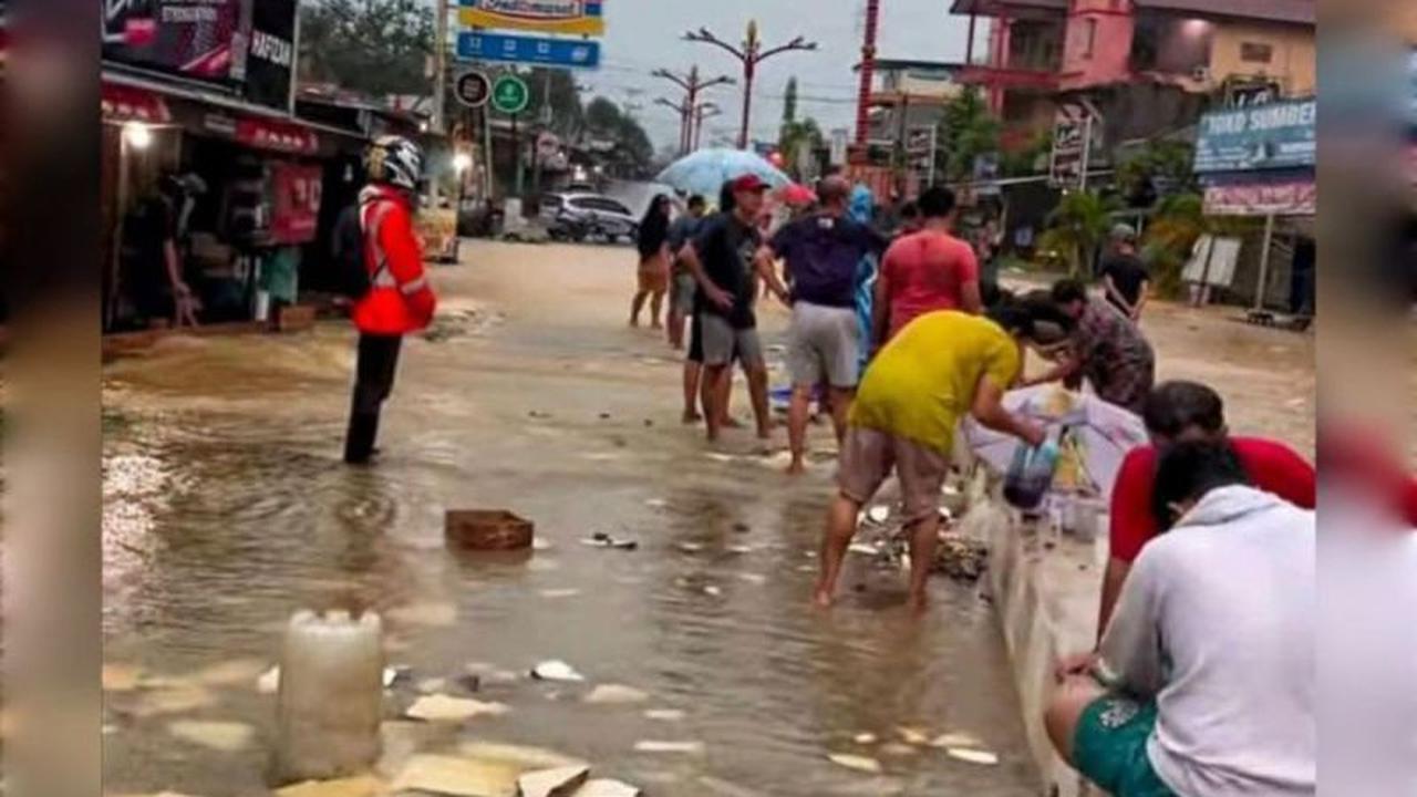 Waspada! Curah Hujan Tinggi Picu Banjir dan Longsor di Murung Raya, Akses Jalan Terputus