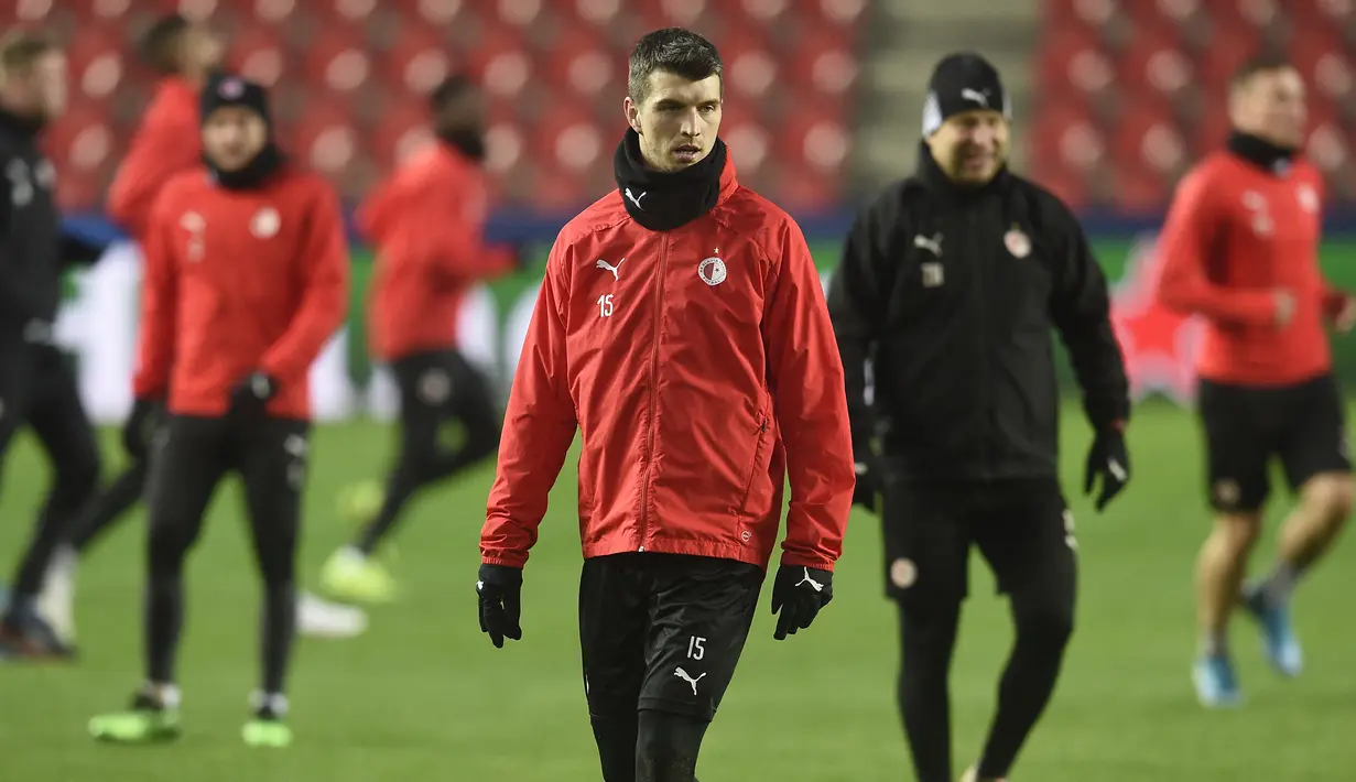 Pada pertengahan musim 2008/2009 Ondrej Kudela dilepas ke FK Mlada Boleslav, sesama klub divisi utama Liga Republik Ceska dengan nilai transfer 450 ribu euro. Ia bertahan bersama FK Mlada Boleslav hingga pertengahan musim 2016/2017 dan sempat dipinjamkan ke klub Kazakhstan, Ordabasy Shymkent selama 6 bulan pada awal musim 2014/2015. Ia total bermain dalam 208 laga bersama FK Mlada Boleslav dengan torehan 8 gol dan 7 assist. (AFP/Michal Cizek)