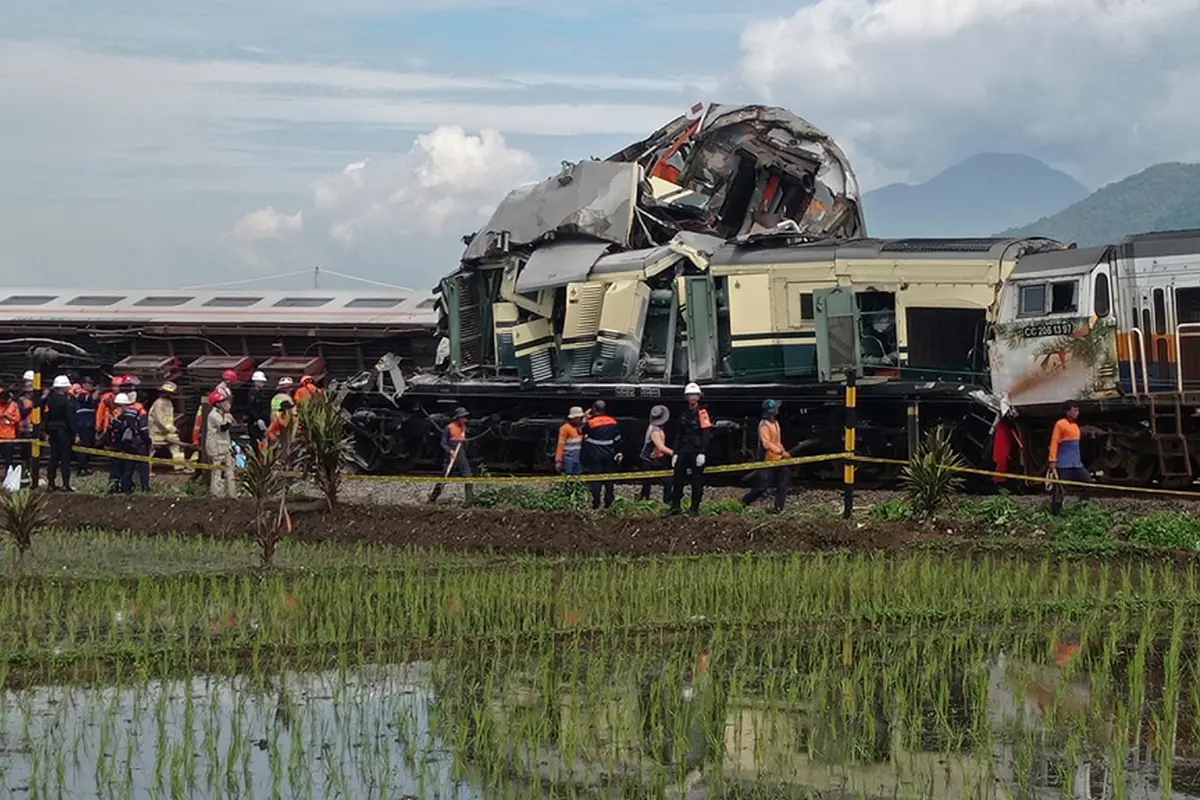 Kecelakaan Kereta Turangga Vs Bandung Raya