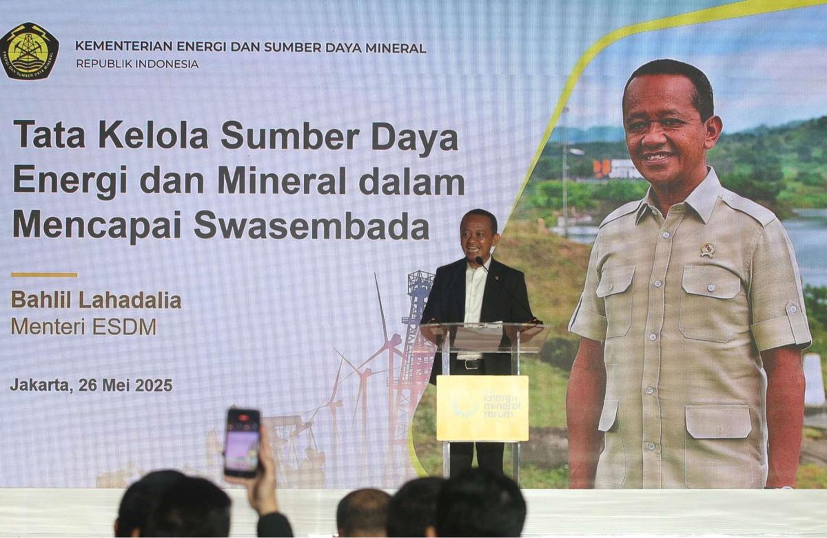 Bahlil dalam acara Energi Mineral Forum 2025