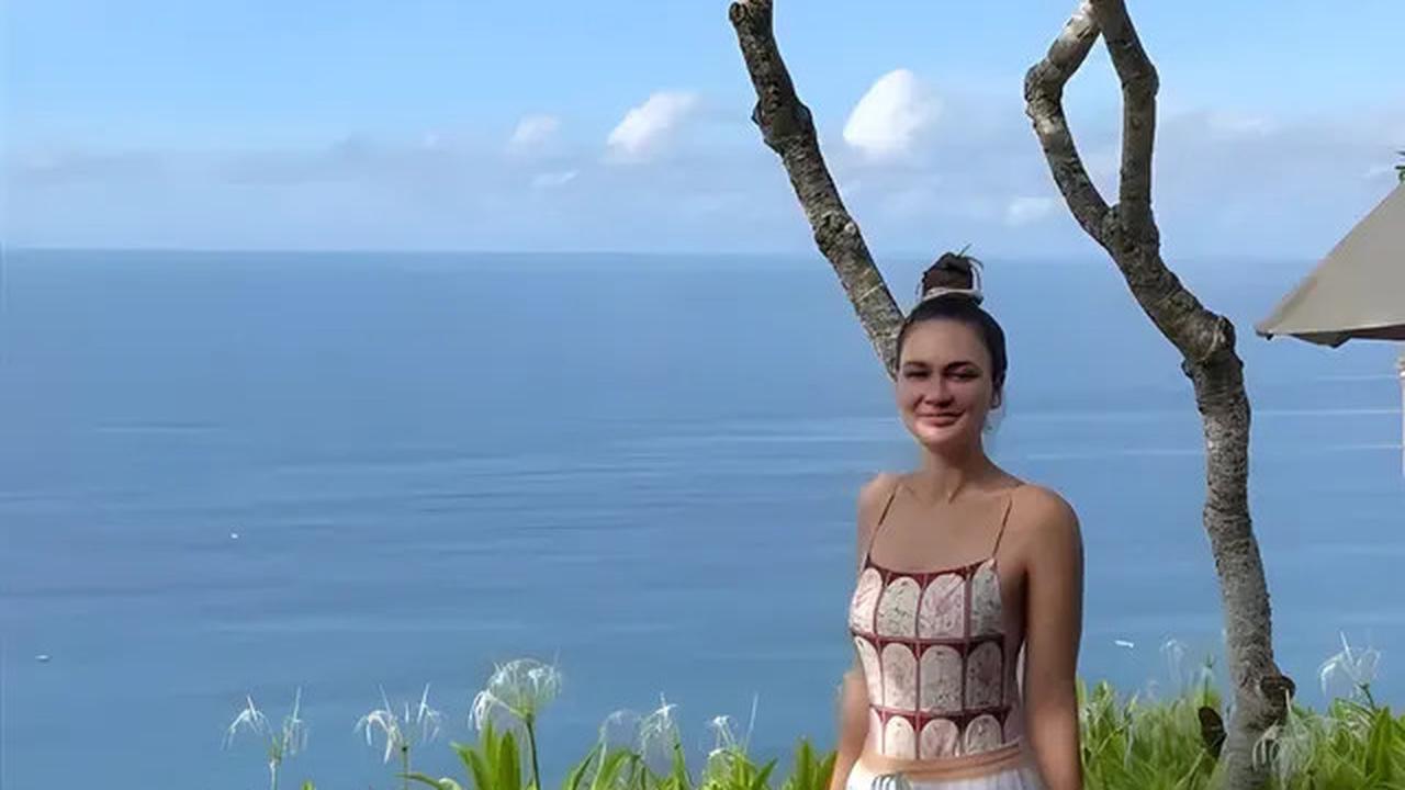 7 Outfit Liburan di Pantai Ala Luna Maya, Stylish dan Terlihat Elegan