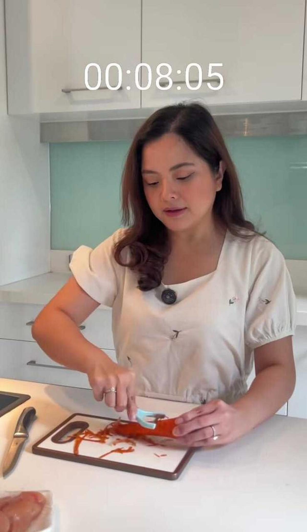 4 Potret Dapur dan Meja Makan Tasya Kamila, Referensi Desain Sederhana Tapi Elegan