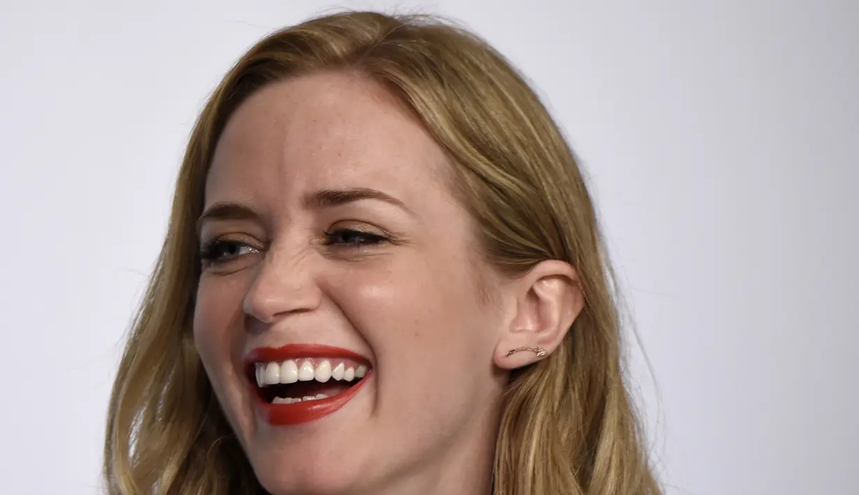 Aktris pemeran film ‘Edge of Tomorrow’ ini justru menyebutkan nama Jennifer Lawrence dan Angelina Jolie yang akan memerankan tokoh superhero wanita tersebut. (Bintang/EPA)