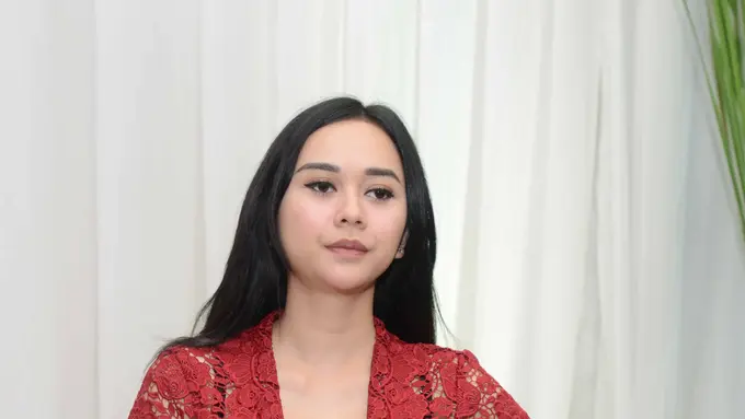 [Bintang] Aura Kasih