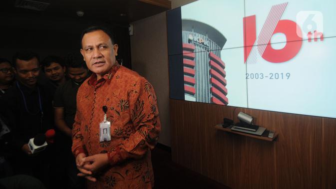 Ketua KPK Firli Bahuri memberikan keterangan terkait ulang tahun KPK yang ke-16 di Gedung KPK, Jakarta, Senin (30/12/2019). Firli Bahuri mengatakan selama belasan tahun ini capaian KPK banyak dan ke depannya harus lebih baik dari tahun sebelumnya. (merdeka.com/Dwi Narwoko)