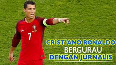 Aksi guyon Cristiano Ronaldo saat meledek wartawan pada sesi latihan Timnas Portugal di Piala Eropa 2016.