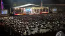 Ribuan umat kristiani hadir dalam perayaan Natal 2015 yang digelar di Senayan, Jakarta, Sabtu (13/12/2014). (Liputan6.com/Johan Tallo)