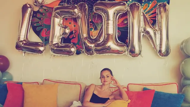 Selena Gomez saat Bachelorette Party di Meksiko aura pengantin terpancar. [@selenagomez]