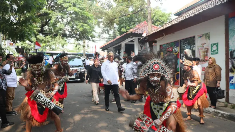 Wamendagri John Wempi Wetipo menerima rekomendasi Gerindra sebagai Cagub Papua Tengah. (Istimewa)