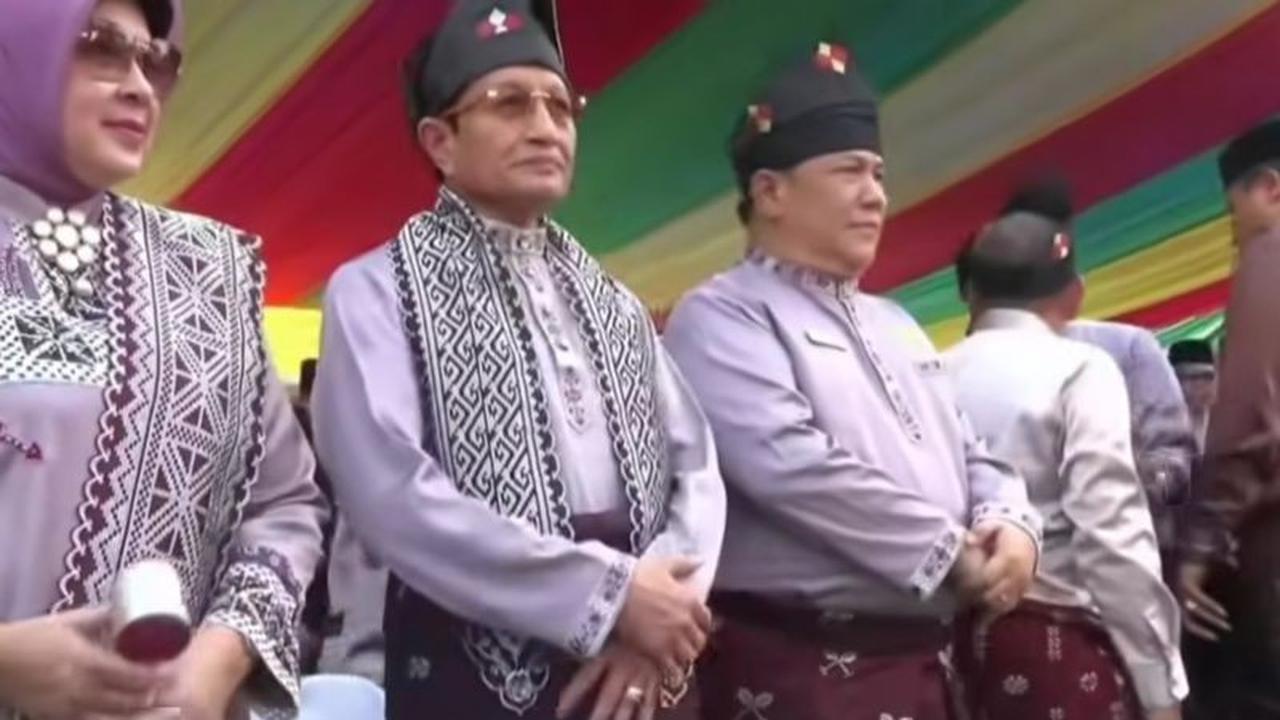 Meriahnya Pawai Ta'aruf MTQ Riau ke-44 di Kuantan Singingi Disaksikan Menteri Agama