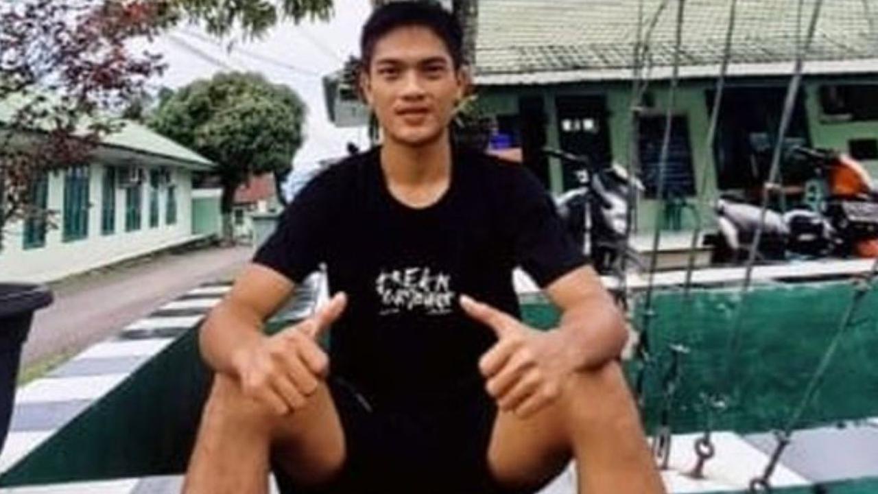 1. Pemuda Asal Nias