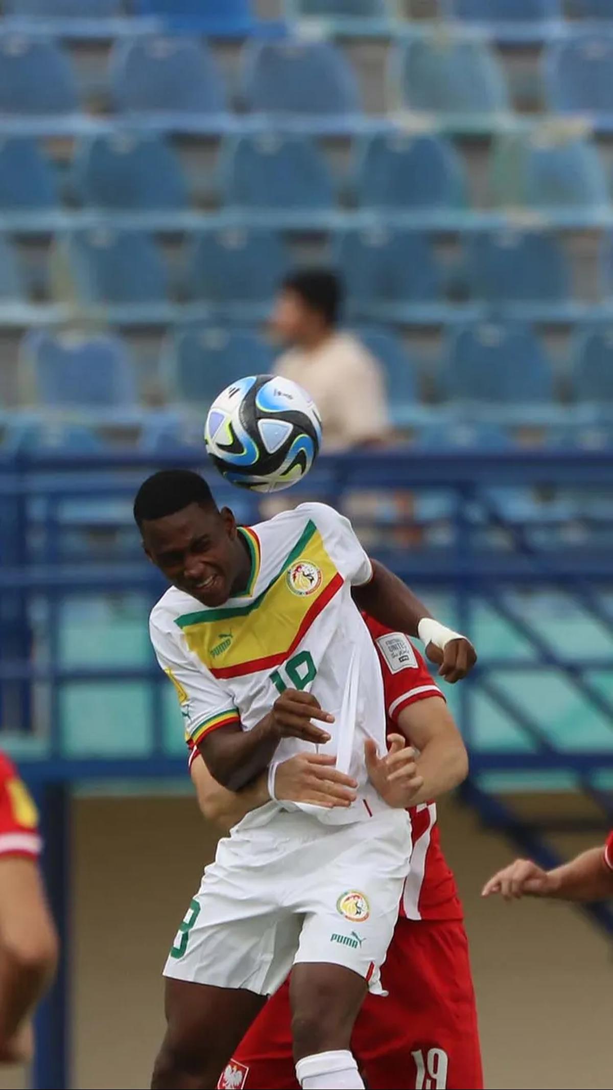 Sejak menit awal, Senegal tampil menekan.&nbsp;Alhasil dalam tempo 30 menit saja, Senegal bisa mencetak dua gol.