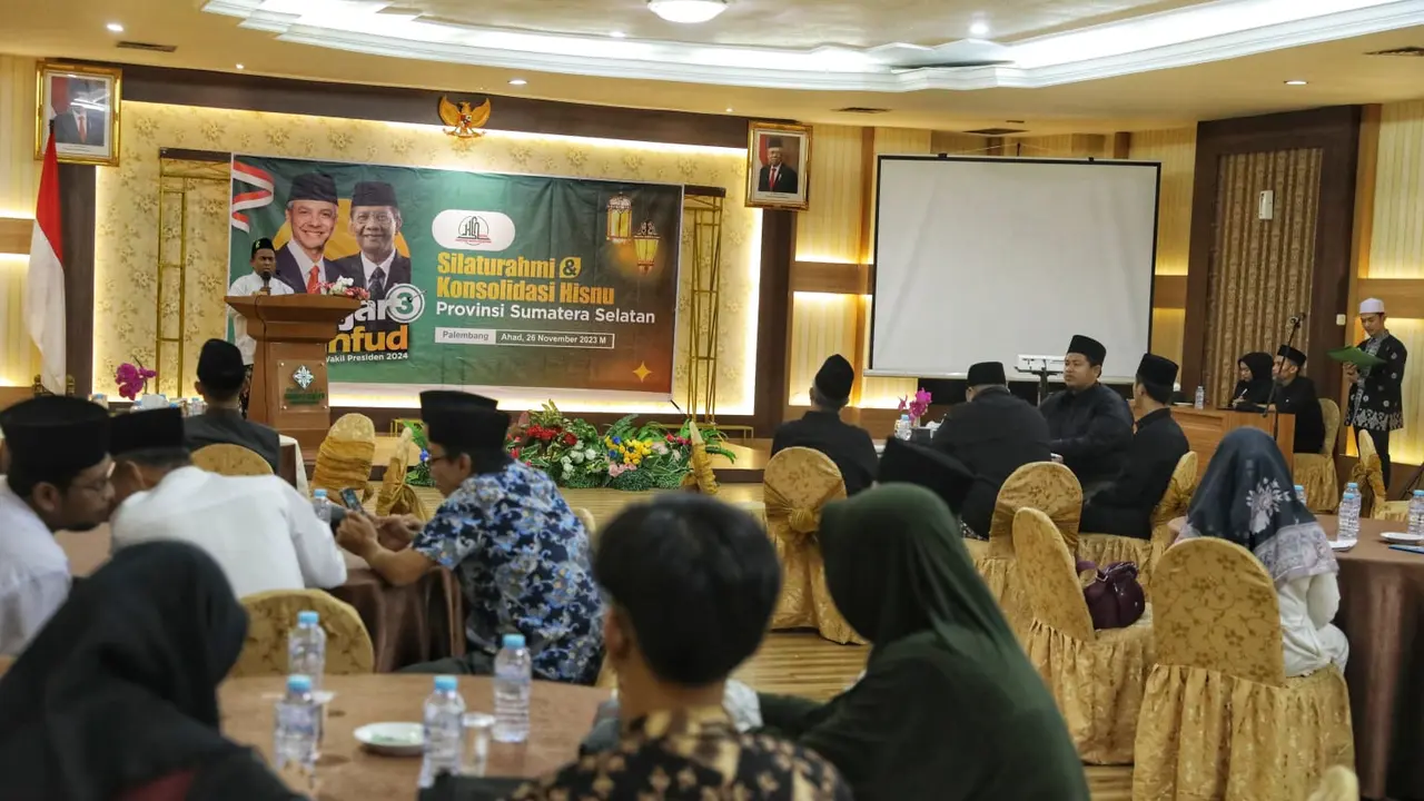 Sukarelawan Himpunan Santri Nusantara (Hisnu) terus memantapkan dukungan kepada pasangan Ganjar Pranowo dan Mahfud MD sebagai capres-cawapres Pemilu 2024. Kali ini mereka mengadakan silaturahmi dan konsolidasi Hisnu di seluruh Sumatera Selatan (Sumsel)